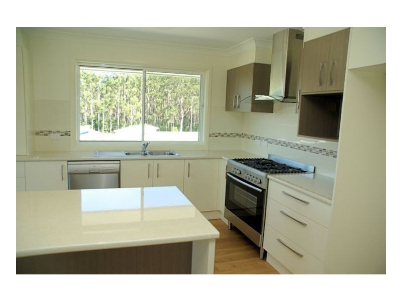 6 Banyo Close, Bonville NSW 2441