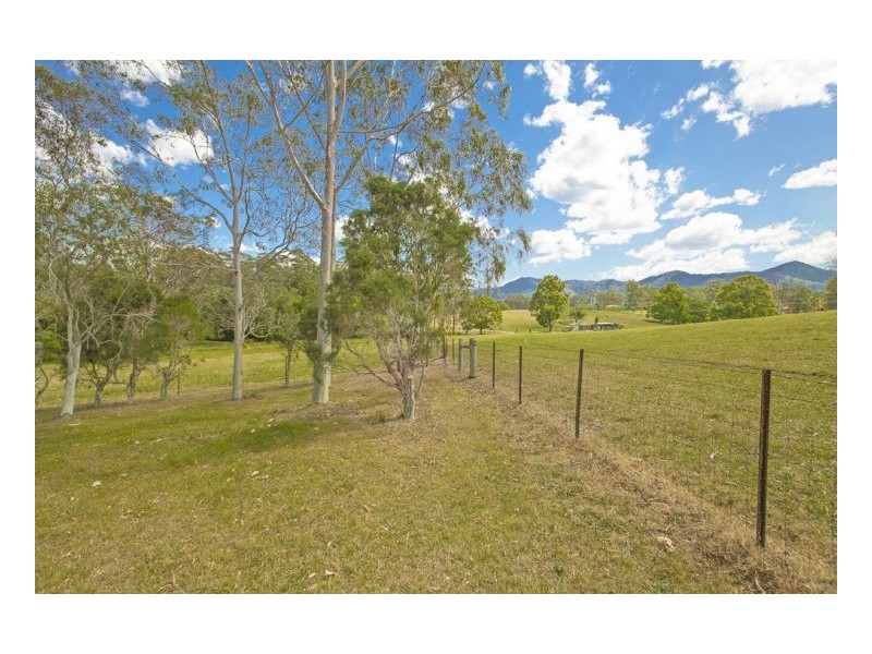 464 Pine Creek Way, Bonville NSW 2441