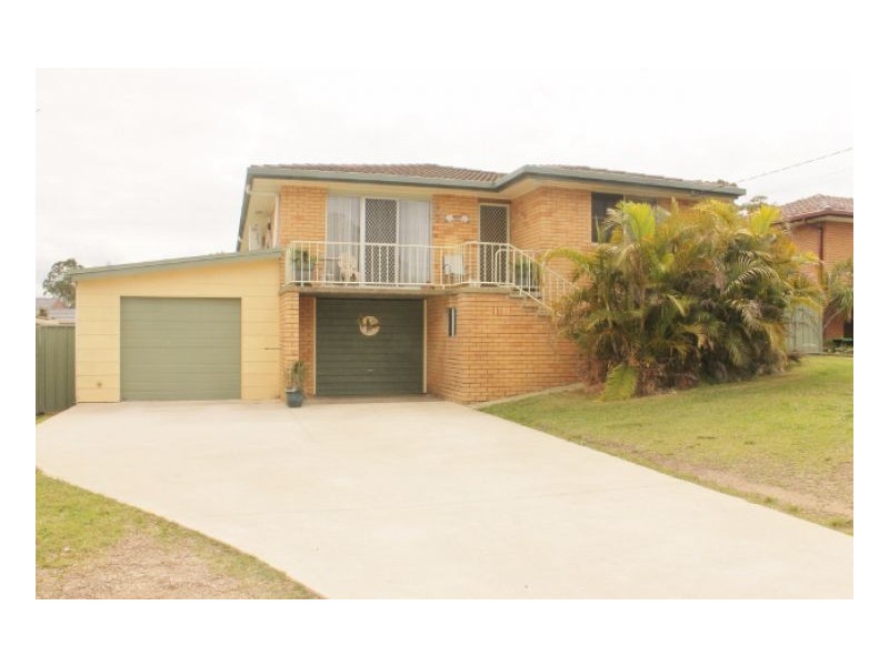 19 Gillibri Crescent, Sawtell NSW 2452