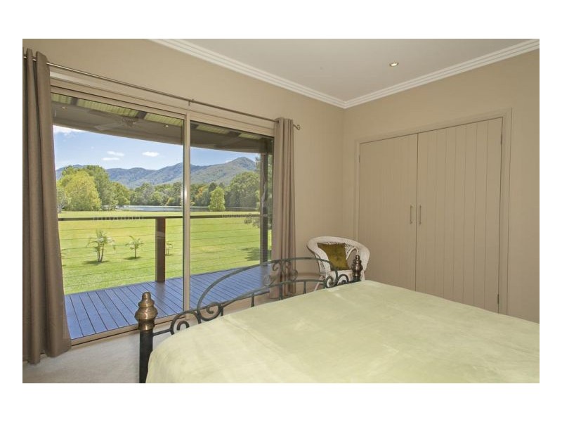 15 Bakker Drive, Bonville NSW 2441