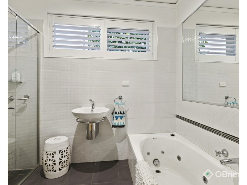 48 Jacks Ave, Dingley Village VIC 3172