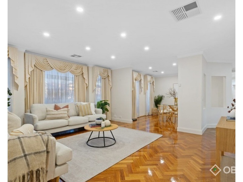 28 Baynton Crescent, Lynbrook VIC 3975