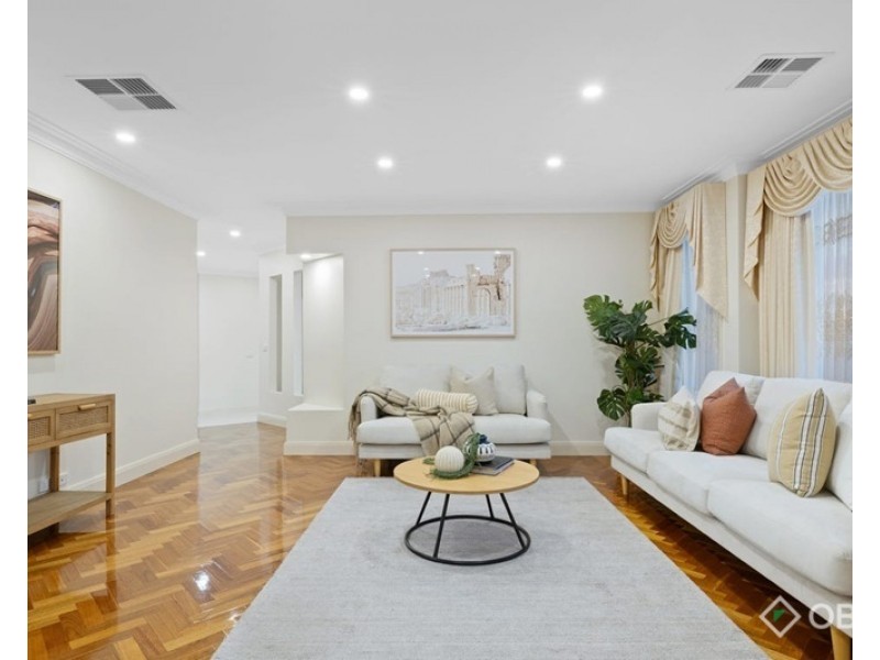 28 Baynton Crescent, Lynbrook VIC 3975