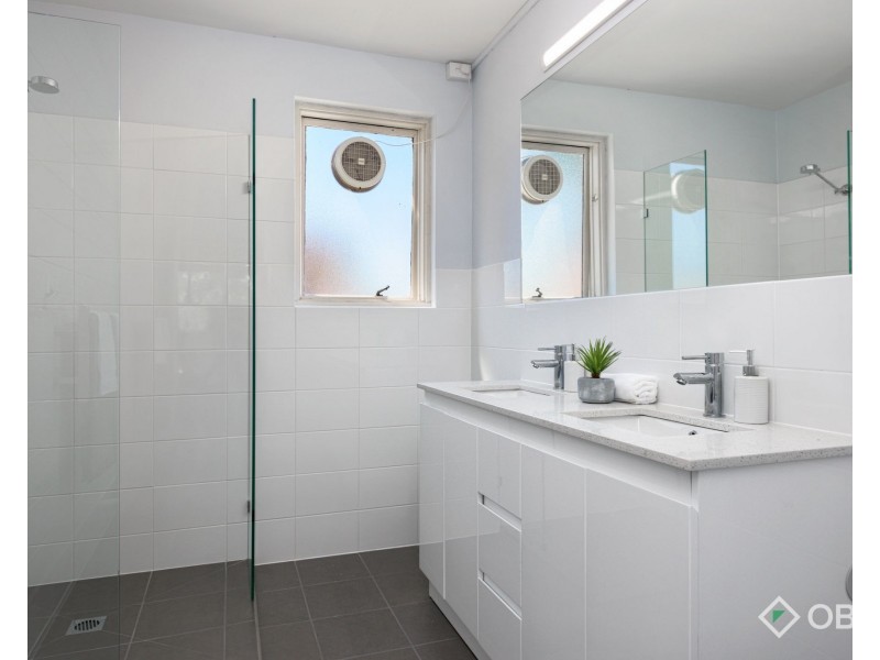 1/1 White Street, Parkdale VIC 3195