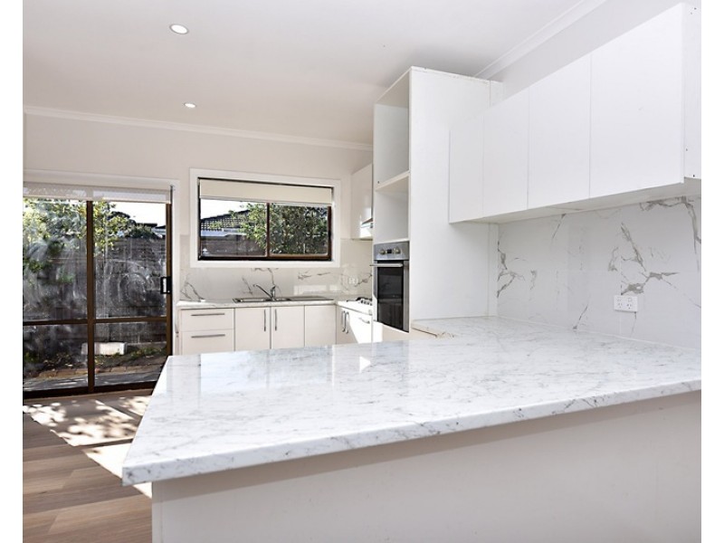 1/12 Crown Avenue, Mordialloc VIC 3195
