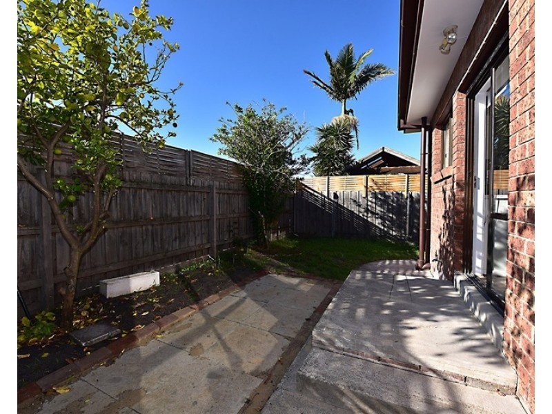 1/12 Crown Avenue, Mordialloc VIC 3195