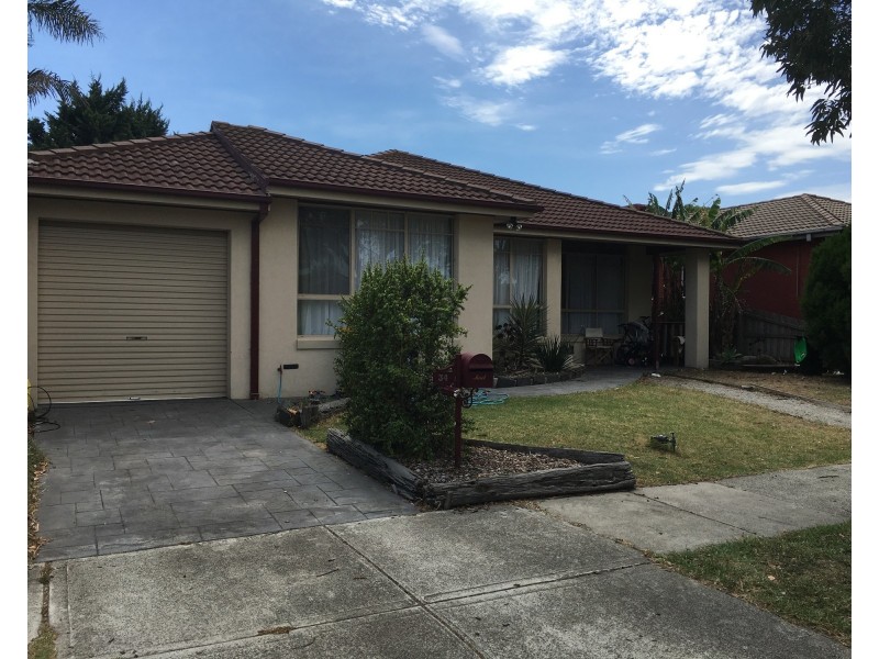 34 Lorenzo Way, Aspendale Gardens VIC 3195