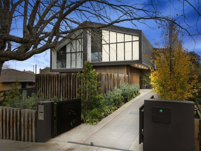 2/19 Carramar Avenue, Camberwell VIC 3124