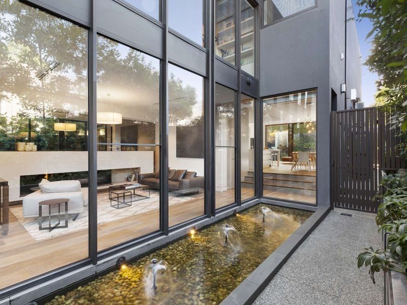 2/19 Carramar Avenue, Camberwell VIC 3124