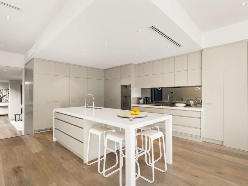 2/19 Carramar Avenue, Camberwell VIC 3124