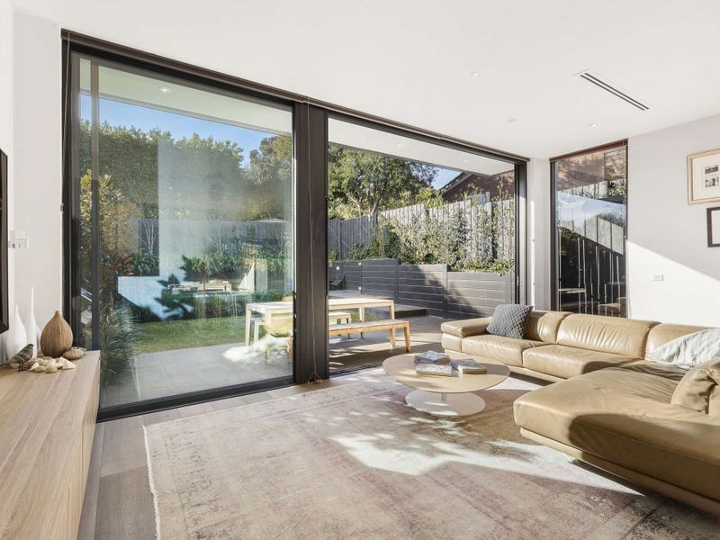 2/19 Carramar Avenue, Camberwell VIC 3124