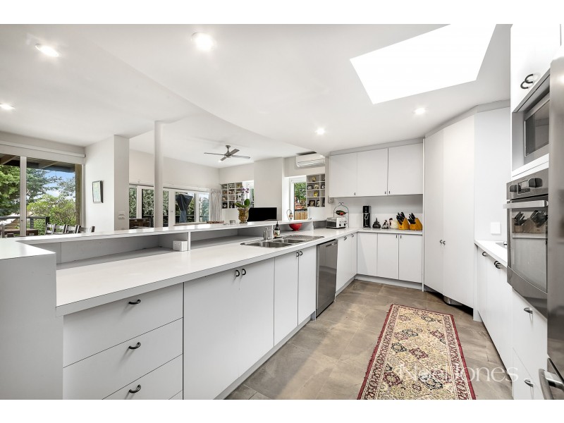 6 Bonfield Avenue, Hawthorn East VIC 3123