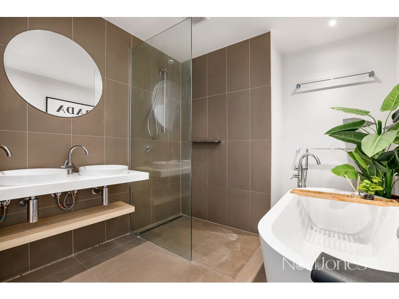 17 Norfolk Place, Malvern VIC 3144