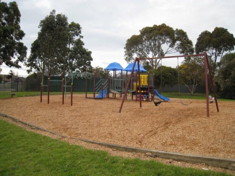 2/8 Clyde Street, Box Hill North VIC 3129