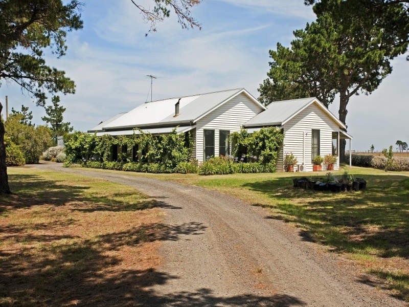 10 Black Rock Road, Connewarre VIC 3227