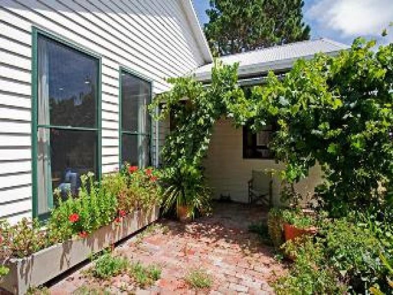 10 Black Rock Road, Connewarre VIC 3227