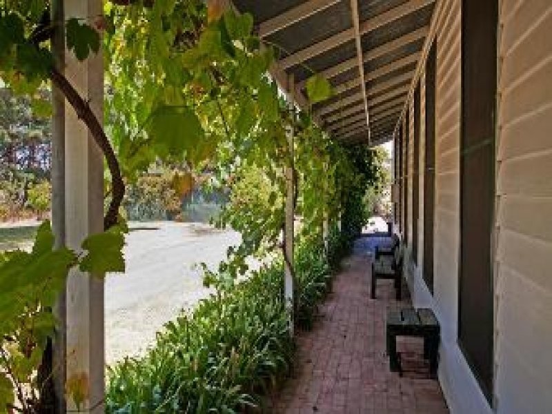 10 Black Rock Road, Connewarre VIC 3227