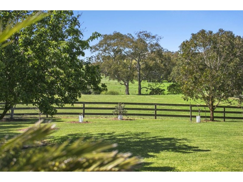 45 Dog Rocks Road, Batesford VIC 3221