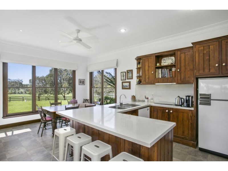 45 Dog Rocks Road, Batesford VIC 3221