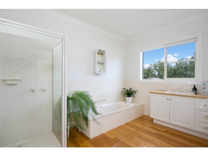 14 Bates Court, Batesford VIC 3221