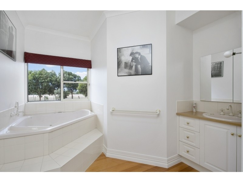 14 Bates Court, Batesford VIC 3221