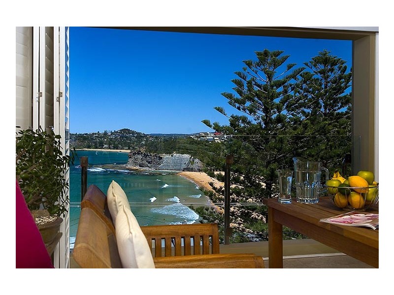 33 The Serpentine, Bilgola NSW 2107