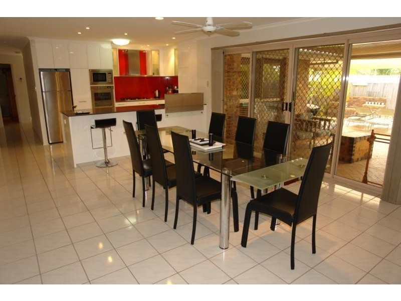 Parkwood QLD 4214
