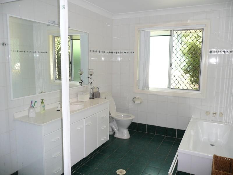 Parkwood QLD 4214
