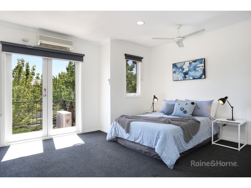 20 Waterford Avenue, Maribyrnong VIC 3032