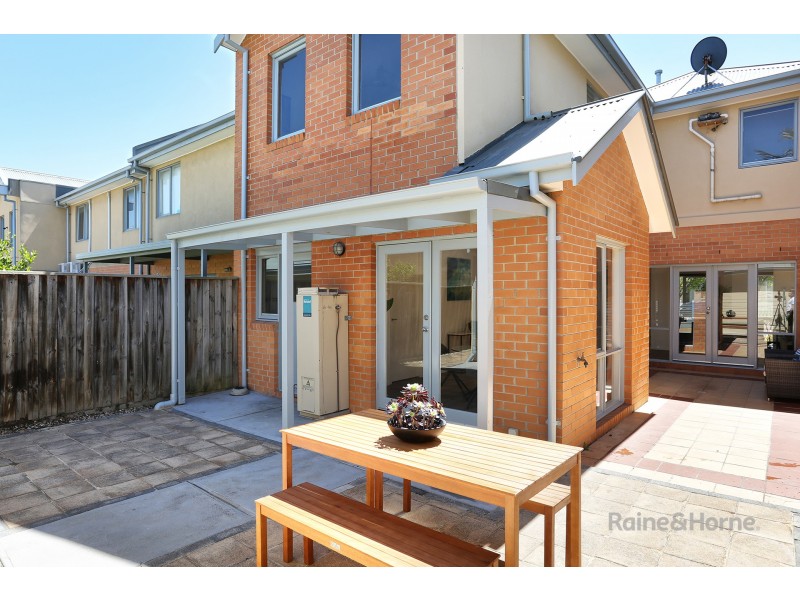 20 Waterford Avenue, Maribyrnong VIC 3032