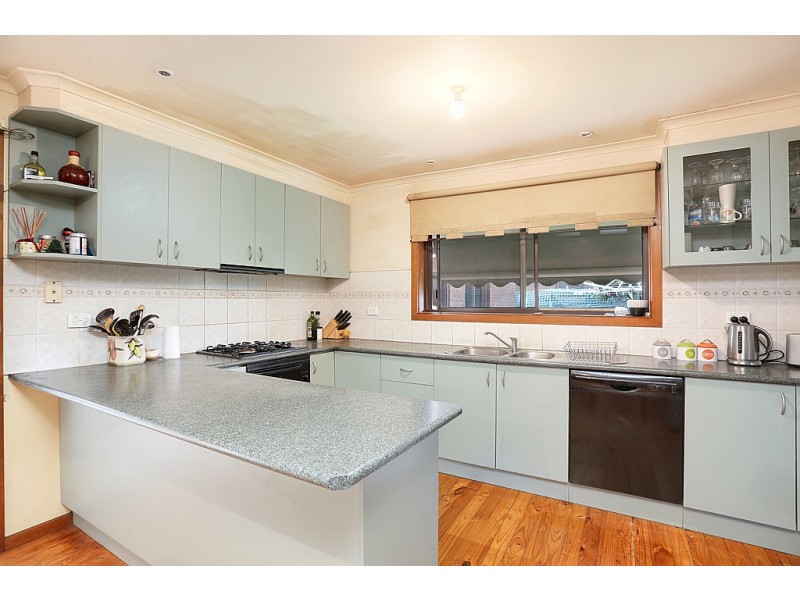 38 Shawlands Drive, Tullamarine VIC 3043