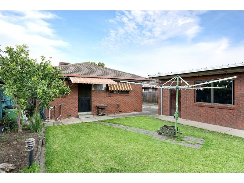 38 Shawlands Drive, Tullamarine VIC 3043