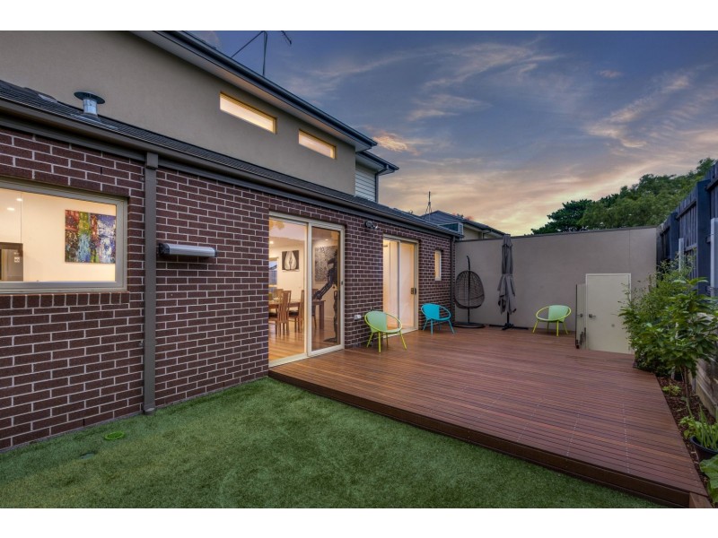 2/23 HUNTER STREET, Keilor VIC 3036