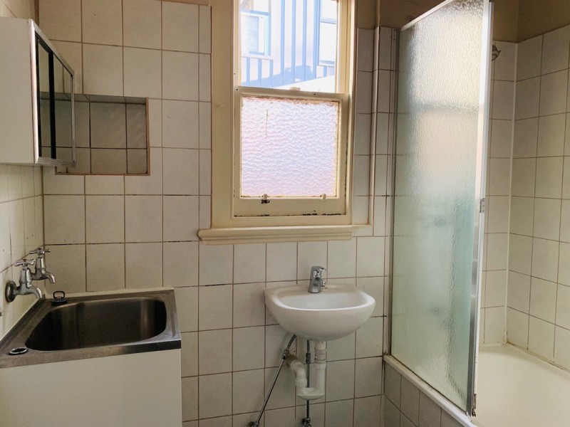 2 Flower Street, Essendon VIC 3040