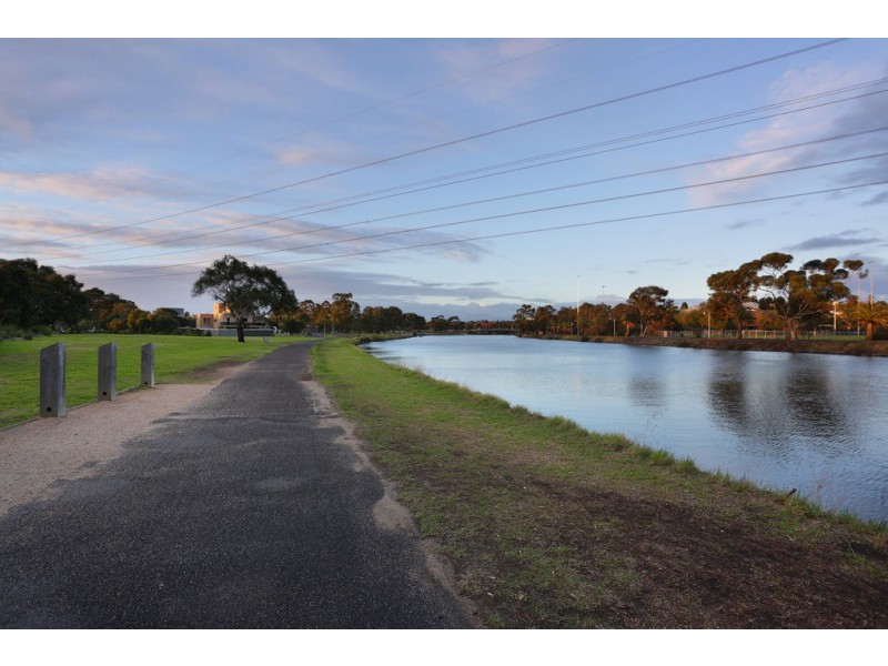 3/8 Hillside Crescent, Maribyrnong VIC 3032