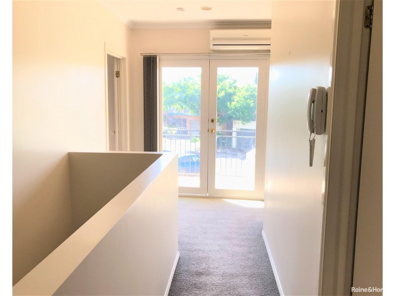 94 The Crescent, Kensington VIC 3031