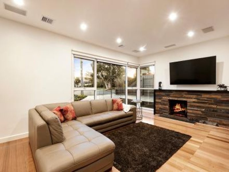 8 Patrick Court, Airport West VIC 3042