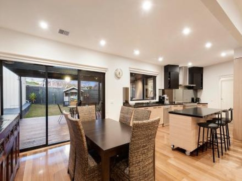 8 Patrick Court, Airport West VIC 3042