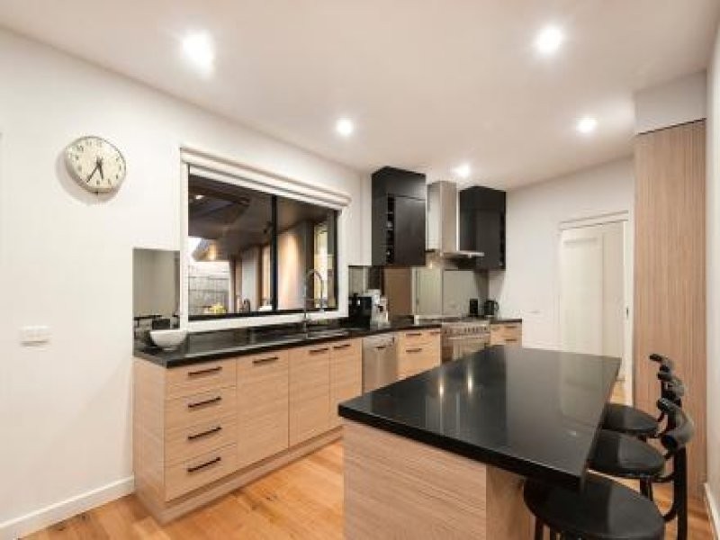 8 Patrick Court, Airport West VIC 3042