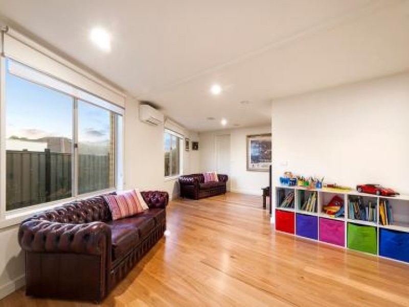 8 Patrick Court, Airport West VIC 3042