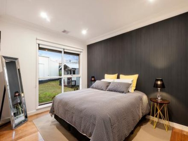 8 Patrick Court, Airport West VIC 3042