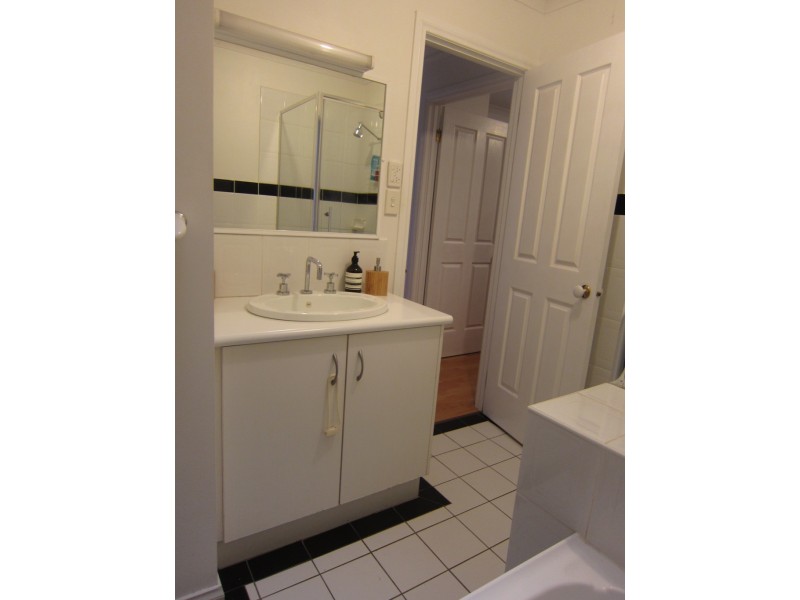 2/21 Main Street, Pascoe Vale VIC 3044