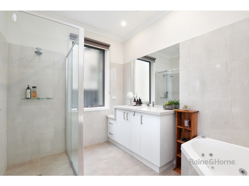 20 Riverbend Way, Sunshine North VIC 3020