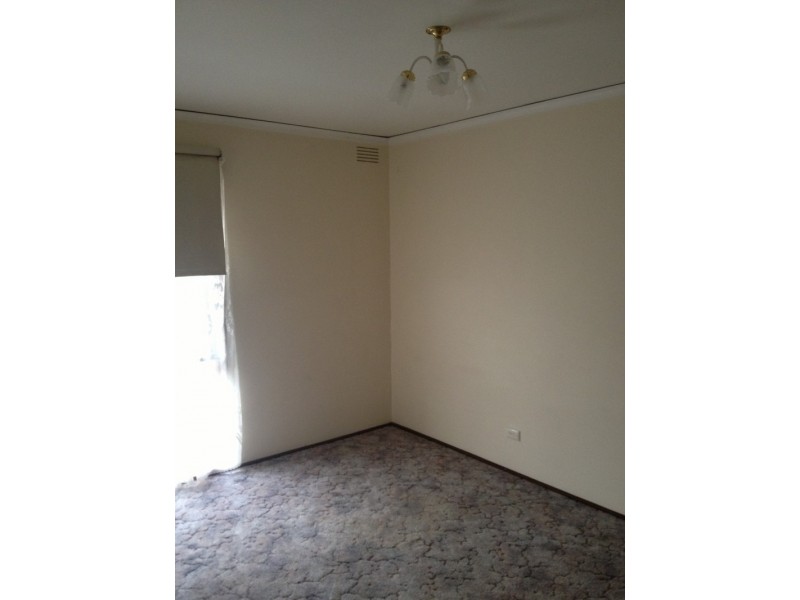 2/36 Grevillia Road, Oak Park VIC 3046