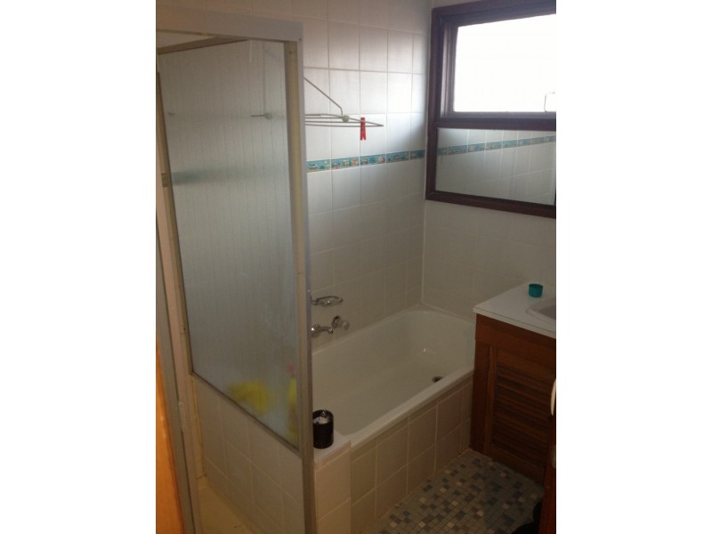 2/36 Grevillia Road, Oak Park VIC 3046