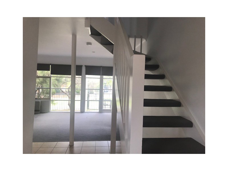 44 Maloney Street, Kensington VIC 3031