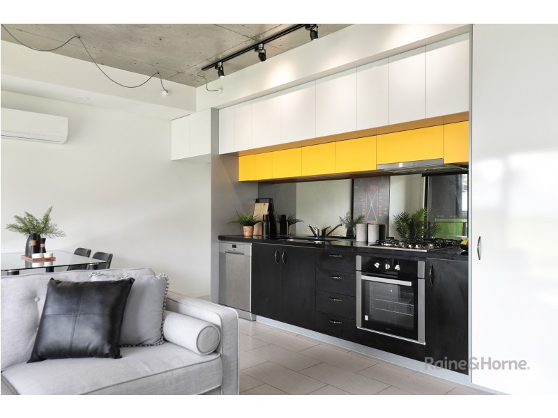 104/18 Whitehorse Road, Blackburn VIC 3130