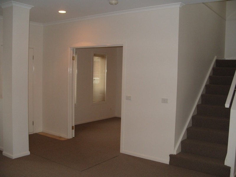 2 Sambell Street, Kensington VIC 3031