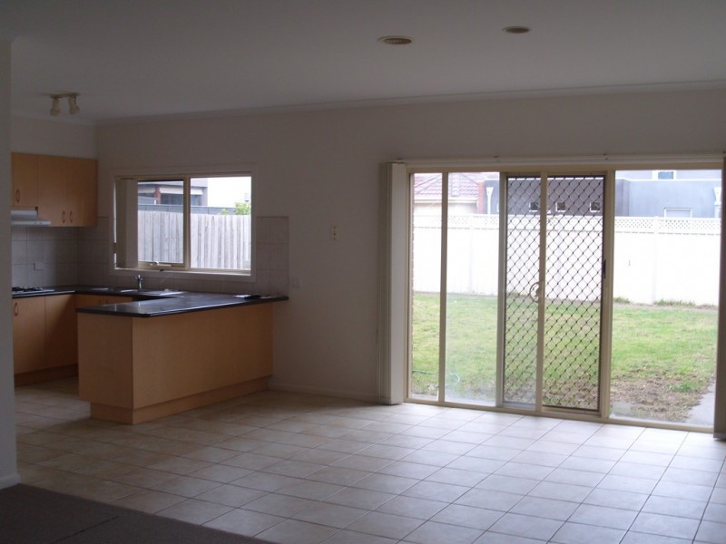 2 Sambell Street, Kensington VIC 3031