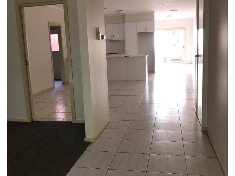 8 Wapiti Street, Maribyrnong VIC 3032